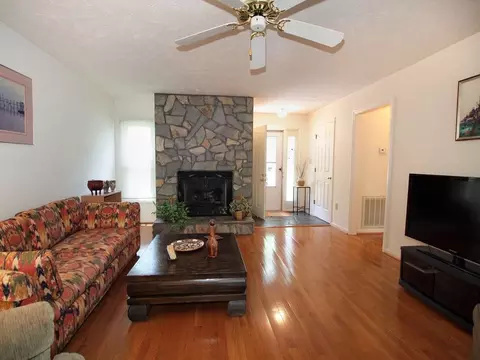 1375 E Longleaf Dr, Pinehurst, NC 28374 photo 2