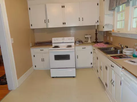517 Madison Ave, Hamlet, NC 28345 photo 8