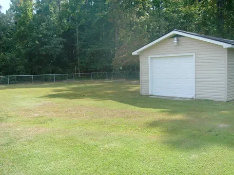 101 Dixie Trl, Hamlet, NC 28345 photo 10