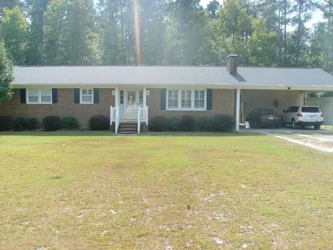 101 Dixie Trl, Hamlet, NC 28345 photo 1