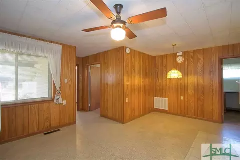 704 Park Ave, Claxton, GA 30417 photo 11