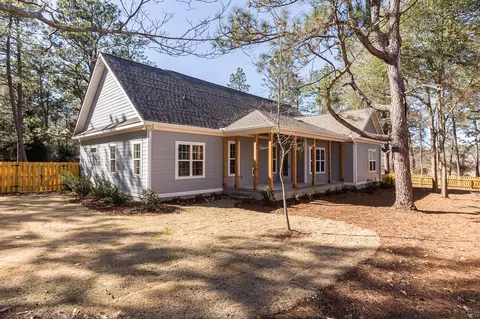 70 Mcleod Rd, Pinehurst, NC 28374 photo 2