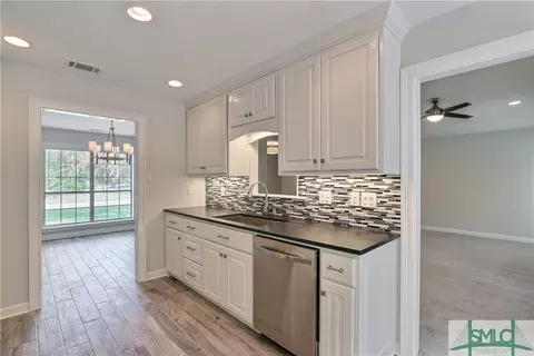 813 Robin Dr, Pooler, GA 31322 photo 11