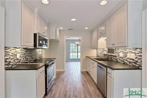 813 Robin Dr, Pooler, GA 31322 photo 10