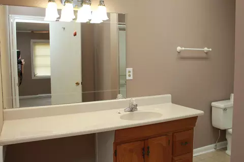 612 Boyette St, Hamlet, NC 28345 photo 8
