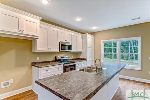 302 Mallard Pointe Dr, Rincon, GA 31326 photo 7
