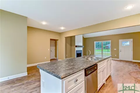 302 Mallard Pointe Dr, Rincon, GA 31326 photo 6