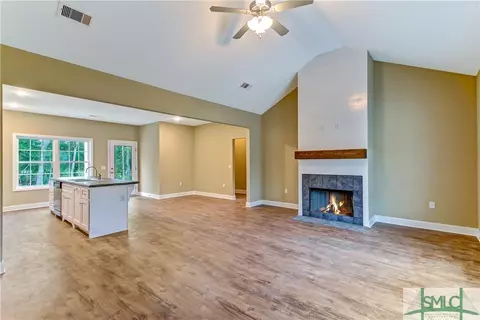 302 Mallard Pointe Dr, Rincon, GA 31326 photo 3