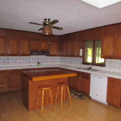 134 Broad St, Hamlet, NC 28345 photo 4
