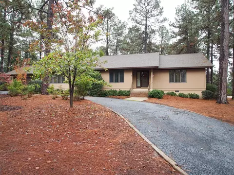 2 Canterbury Ln, Pinehurst, NC 28374 photo 1