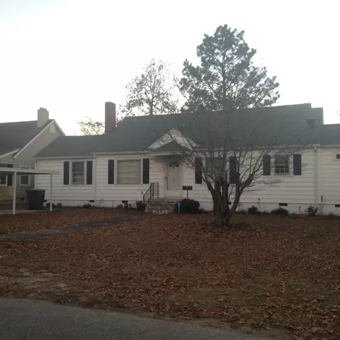 205 Rollins Ave, Hamlet, NC 28345 photo 2