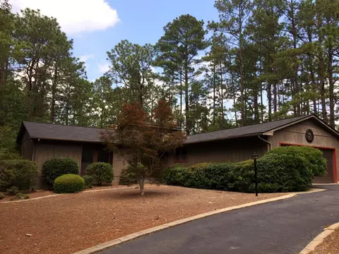 1670 E Longleaf Dr, Pinehurst, NC 28374 photo 1