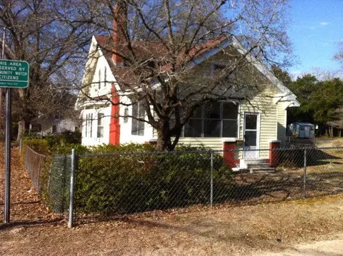 601 Pine St, Hamlet, NC 28345 photo 1