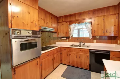 405 S Cedar St, Springfield, GA 31329 photo 8