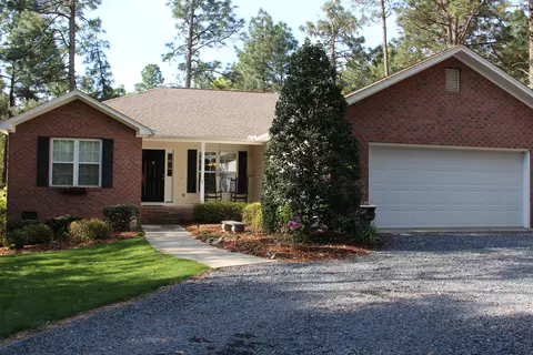 114 Pinecone Ct, West End, NC 27376 photo 1