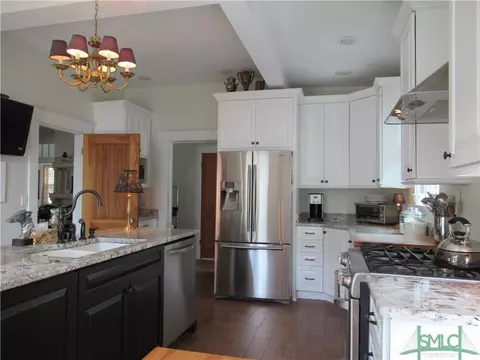 619 E 40th St, Savannah, GA 31401 photo 14