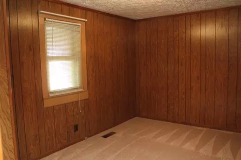 1702 Hylan Ave, Hamlet, NC 28345 photo 6