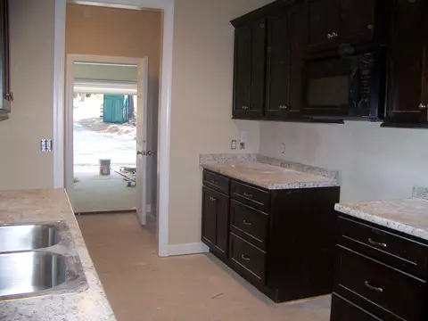 196 W Devonshire Ave, West End, NC 27376 photo 7