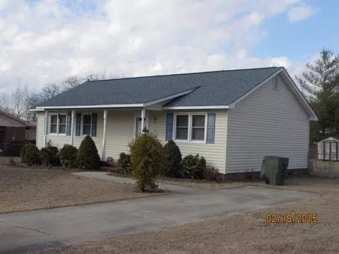 104 Kindale Ave, Hamlet, NC 28345 photo 1
