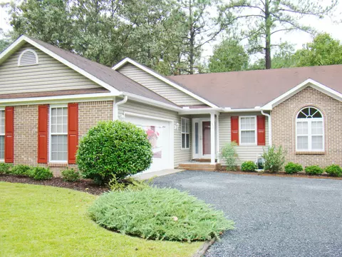 1440 E Longleaf Dr, Pinehurst, NC 28374 photo 1