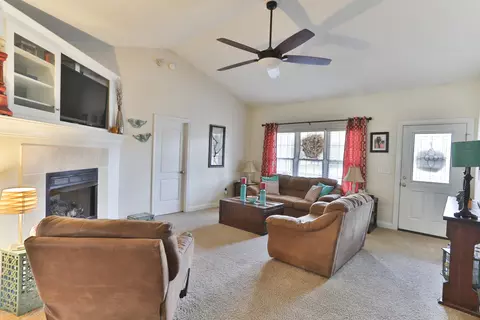 1213 Rice St, Hamlet, NC 28345 photo 2