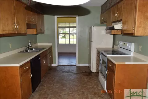 115 Magnolia Dr, Springfield, GA 31329 photo 3
