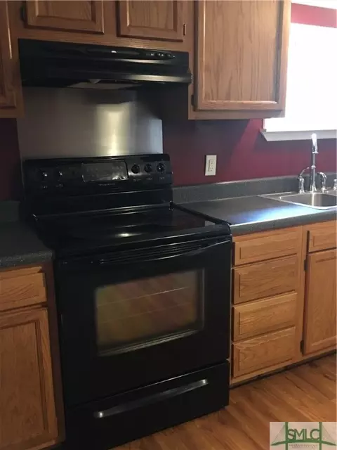 79 5th St, Midway, GA 31320 photo 5