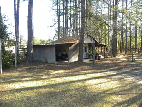 212 Snoozing Pines Ln, Aberdeen, NC 28315 photo 3