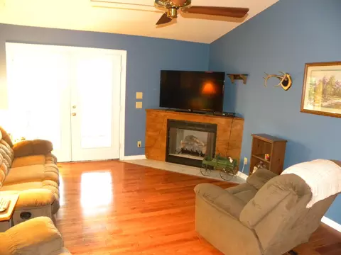 212 Snoozing Pines Ln, Aberdeen, NC 28315 photo 5