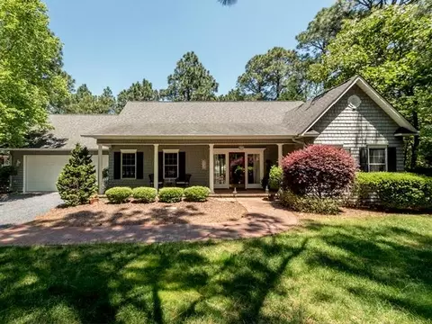 391 Longleaf Dr, West End, NC 27376 photo 1