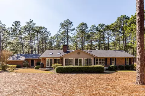230 Bel Air Dr, Pinehurst, NC 28374 photo 2