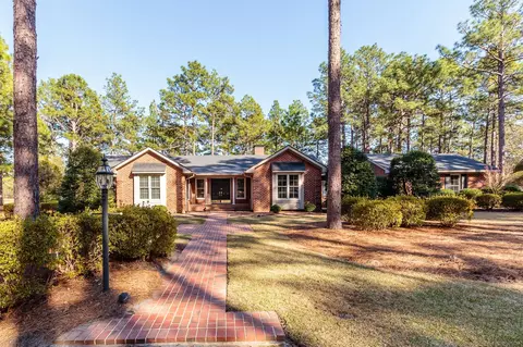 230 Bel Air Dr, Pinehurst, NC 28374 photo 1