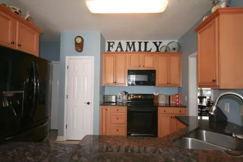 1312 Devonshire Trl, Aberdeen, NC 28315 photo 13