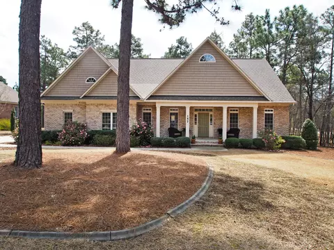 157 Longleaf Dr, West End, NC 27376 photo 1