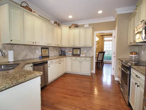 157 Longleaf Dr, West End, NC 27376 photo 9