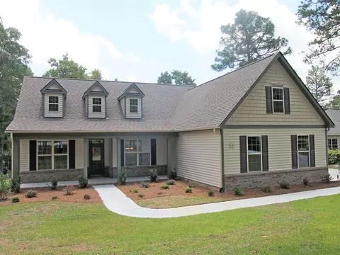 145 Longleaf Dr, West End, NC 27376 photo 1