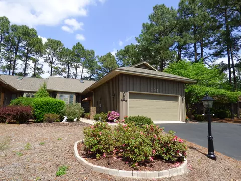 135 Safford Dr, Pinehurst, NC 28374 photo 2