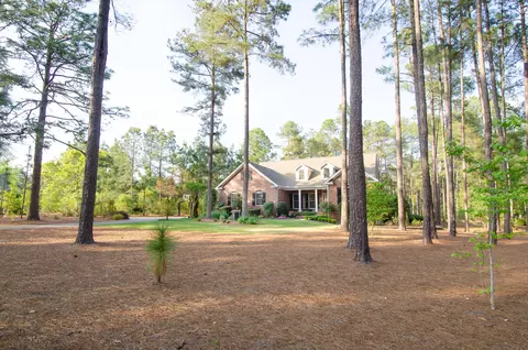 25 Strathaven Dr, Pinehurst, NC 28374 photo 2