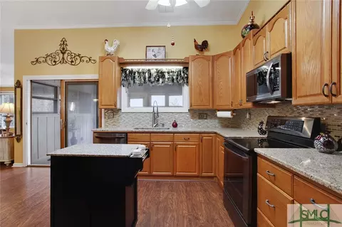 245 Marsh Dr, Midway, GA 31320 photo 11