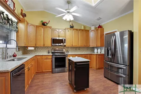 245 Marsh Dr, Midway, GA 31320 photo 9