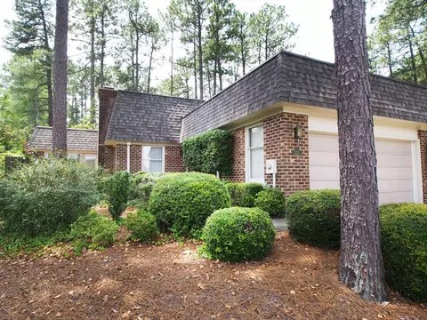 133 Forest Hills Dr, Pinehurst, NC 28374 photo 1
