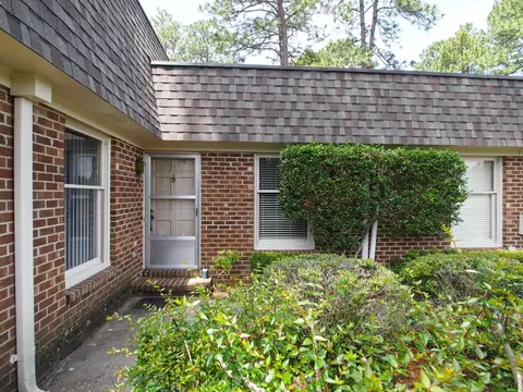 133 Forest Hills Dr, Pinehurst, NC 28374 photo 2