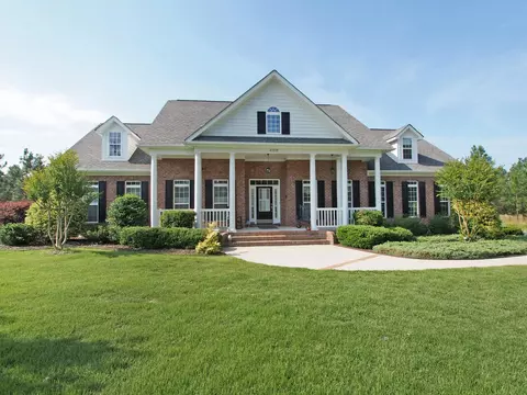 406 Longleaf Dr, West End, NC 27376 photo 1