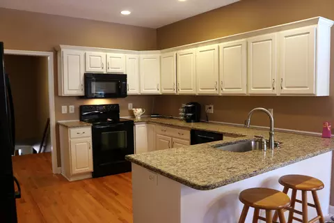 2 S Surry Cir, Pinehurst, NC 28374 photo 4