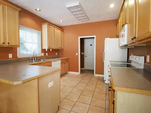 246 Firetree Ln, West End, NC 27376 photo 6