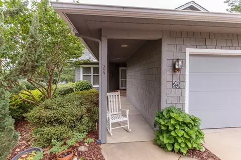 25 Westlake Pointe Ln, Pinehurst, NC 28374 photo 2