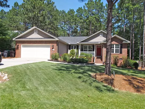 415 Sandhills Cir, Pinehurst, NC 28374 photo 1