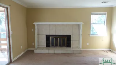 916 E 1st St, Midway, GA 31320 photo 4