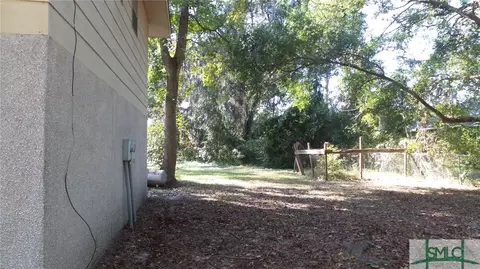 916 E 1st St, Midway, GA 31320 photo 11