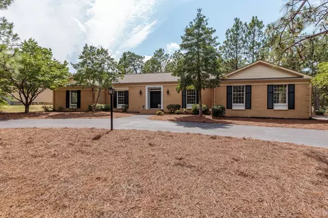 125 E Mckenzie Rd, Pinehurst, NC 28374 photo 1